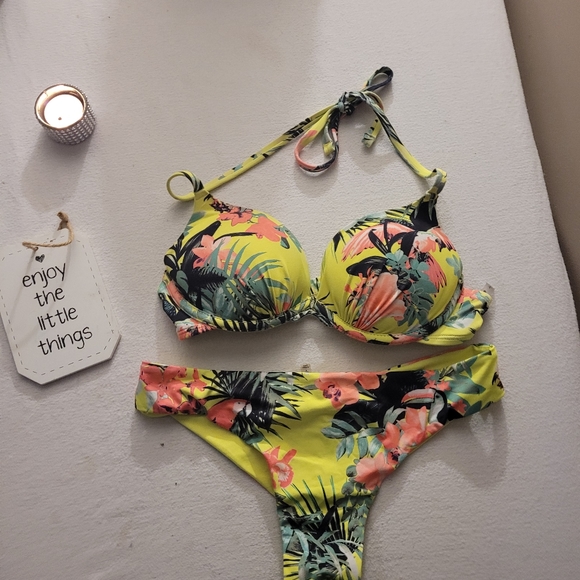 Ardene Bikini size small . Like new - Picture 1 of 1